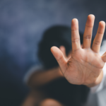 Violenza sugli uomini in aumento: un fenomeno ignorato